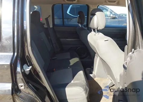 2015 Jeep Patriot Altitude Edition z USA, uszkodzony, nr VIN 1C4NJPBA2FD131353